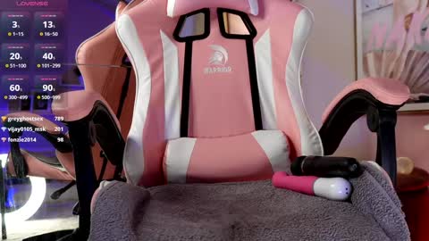 KirstenD online show from 01/25/25, 01:54