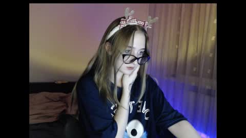 Snapshot of kisa____ chatting on 12/25/24, 10:48 kisa____ online show from 12/25/24, 10:48