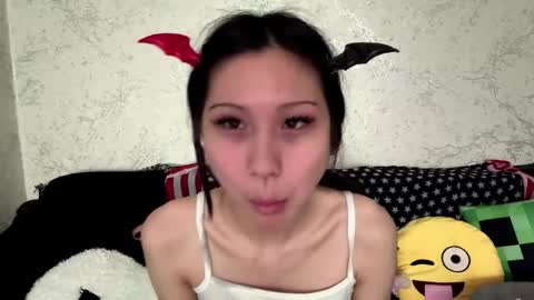 Hina online show from 05/09/26, 12:54