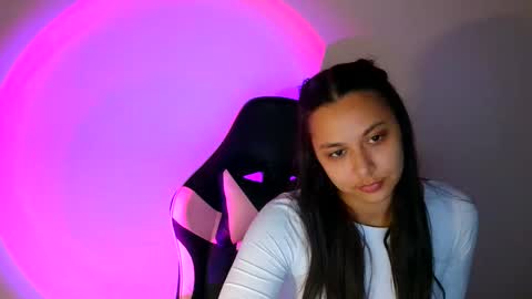 kiss_ameliaa online show from 11/24/25, 08:03