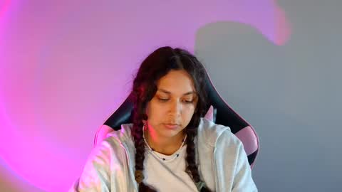 kiss_ameliaa online show from 12/16/25, 12:21