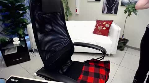 Snapshot of kiss_of_love_0 chatting on 01/18/26, 08:51 Louise online show from 01/18/26, 08:51