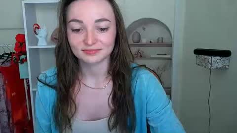 Snapshot of kiss_shy chatting on 06/16/26, 05:43 Valeria online show from 06/16/26, 05:43