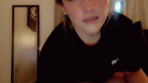 Snapshot of kissahsins chatting on 01/27/25, 03:18 Kissah Kreampuff online show from 01/27/25, 03:18