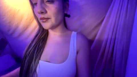 Snapshot of kissahsins chatting on 03/10/25, 01:23 Kissah Kreampuff online show from 03/10/25, 01:23