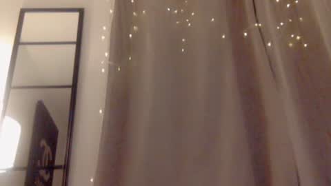 Snapshot of kissahsins chatting on 09/13/25, 03:28 Kissah Kreampuff online show from 09/13/25, 03:28