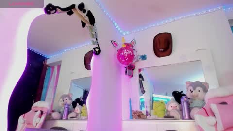 kisses_of_daniela online show from 12/20/25, 12:51