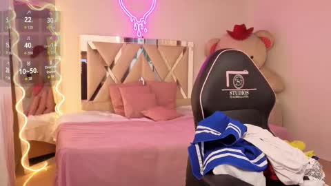 Snapshot of kissi_tay1 chatting on 10/16/25, 12:06 KISSI online show from 10/16/25, 12:06