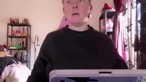 Snapshot of kissica chatting on 02/05/26, 11:15 kissica online show from 02/05/26, 11:15