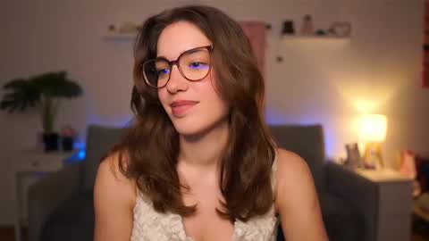 Snapshot of kissiecat chatting on 02/06/26, 02:42 Sisi online show from 02/06/26, 02:42