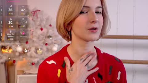 Snapshot of kisskiss_muah chatting on 12/11/24, 01:39 Kate  online show from 12/11/24, 01:39