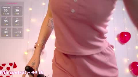 Snapshot of kisskiss_muah chatting on 02/18/25, 05:21 Kate  online show from 02/18/25, 05:21