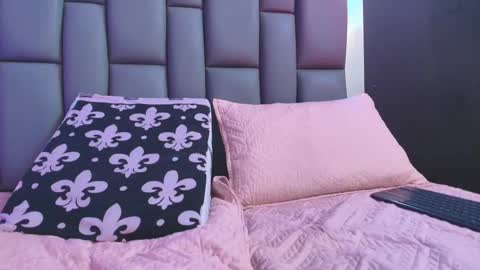 BELLA FLAME online show from 09/16/25, 07:04