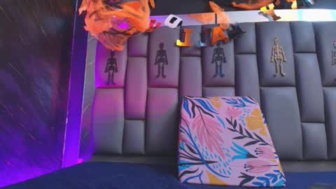 BELLA FLAME online show from 11/01/25, 07:38