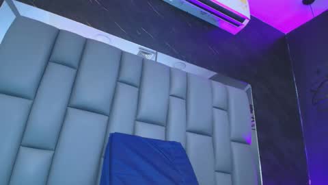 BELLA FLAME online show from 11/20/25, 07:57