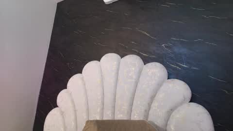 BELLA FLAME online show from 04/15/26, 07:10