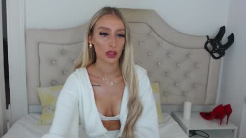 Natalie online show from 09/15/25, 06:57