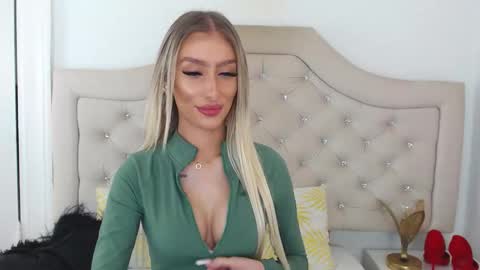 Snapshot of kissnatalie chatting on 01/07/26, 12:07 Natalie online show from 01/07/26, 12:07