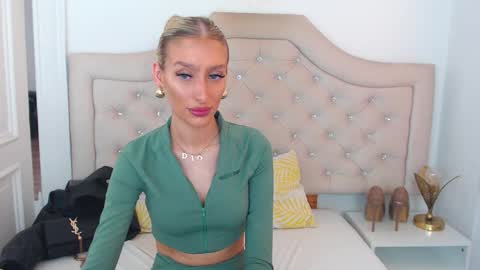 Snapshot of kissnatalie chatting on 03/22/26, 12:52 Natalie online show from 03/22/26, 12:52