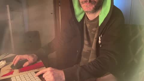 kissofbanned1983 online show from 04/25/26, 08:50