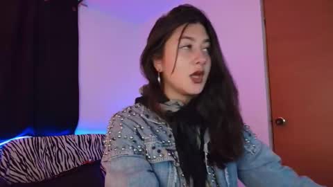 Snapshot of kisstarxxx chatting on 12/15/25, 07:34 Helena and Brad online show from 12/15/25, 07:34