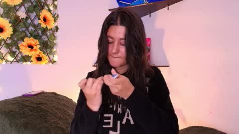 Snapshot of kisstarxxx chatting on 02/16/26, 07:26 Helena and Brad online show from 02/16/26, 07:26