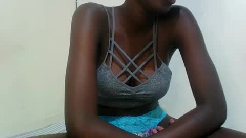 Snapshot of kissybabe01 chatting on 12/05/25, 10:24 kissybabe01 online show from 12/05/25, 10:24