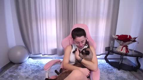 Snapshot of kisulya_meow246 chatting on 09/22/25, 07:10 Vikki Rose online show from 09/22/25, 07:10