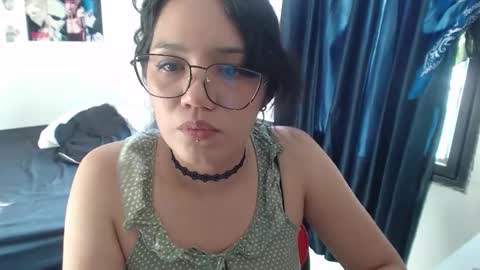 Snapshot of kitcatdreams chatting on 04/20/26, 10:11 kitcatdreams online show from 04/20/26, 10:11