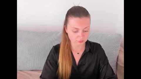 Snapshot of kitkatvel chatting on 05/25/26, 12:44 kitkatvel online show from 05/25/26, 12:44