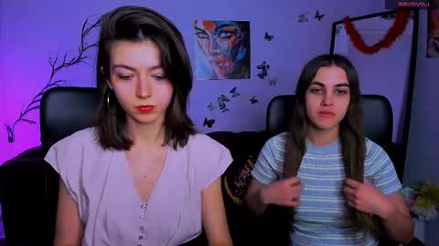 Snapshot of kitniss_dreamy chatting on 12/22/25, 01:19 kitniss online show from 12/22/25, 01:19