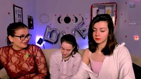 Snapshot of kitniss_dreamy chatting on 02/14/26, 08:27 kitniss online show from 02/14/26, 08:27