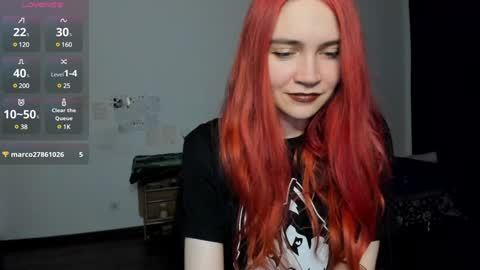 Snapshot of kitsunemoon chatting on 01/18/25, 11:22 Kitsune online show from 01/18/25, 11:22