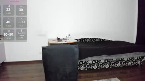 Snapshot of kitsunemoon chatting on 09/23/25, 08:23 Kitsune online show from 09/23/25, 08:23