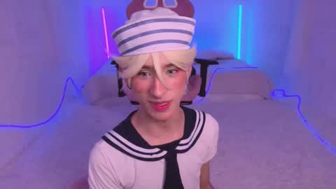 Snapshot of kitsuneplay_ chatting on 12/22/25, 10:51 Salvatore online show from 12/22/25, 10:51