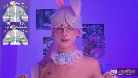 Snapshot of kitsuneplay_ chatting on 04/01/26, 04:37 Salvatore online show from 04/01/26, 04:37
