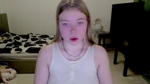 Snapshot of kitten_jenny01 chatting on 12/23/24, 05:11 Jennyblonde and Emmabrunette online show from 12/23/24, 05:11