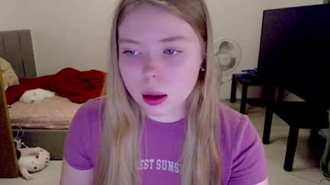 Snapshot of kitten_jenny01 chatting on 10/26/25, 02:34 Jennyblonde and Emmabrunette online show from 10/26/25, 02:34