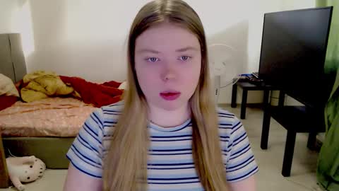 Snapshot of kitten_jenny01 chatting on 01/17/26, 10:53 Jennyblonde and Emmabrunette online show from 01/17/26, 10:53