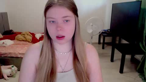 Snapshot of kitten_jenny01 chatting on 02/02/26, 12:26 Jennyblonde and Emmabrunette online show from 02/02/26, 12:26