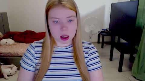 Snapshot of kitten_jenny01 chatting on 02/04/26, 11:27 Jennyblonde and Emmabrunette online show from 02/04/26, 11:27