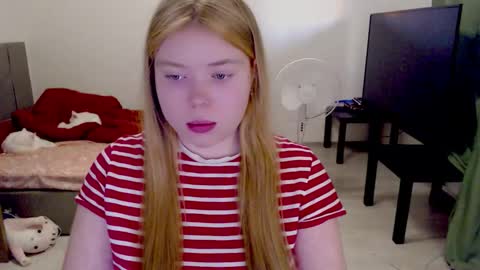 Snapshot of kitten_jenny01 chatting on 02/05/26, 02:11 Jennyblonde and Emmabrunette online show from 02/05/26, 02:11