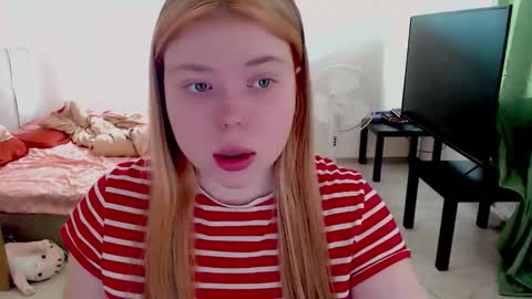 Snapshot of kitten_jenny01 chatting on 02/06/26, 11:13 Jennyblonde and Emmabrunette online show from 02/06/26, 11:13