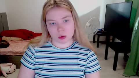 Snapshot of kitten_jenny01 chatting on 02/24/26, 01:09 Jennyblonde and Emmabrunette online show from 02/24/26, 01:09