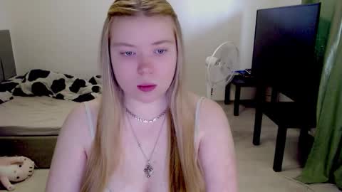 Snapshot of kitten_jenny01 chatting on 02/27/26, 10:48 Jennyblonde and Emmabrunette online show from 02/27/26, 10:48