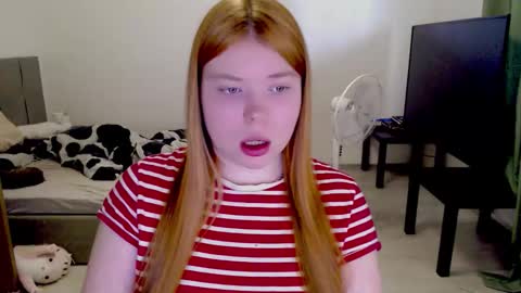 Snapshot of kitten_jenny01 chatting on 03/03/26, 01:39 Jennyblonde and Emmabrunette online show from 03/03/26, 01:39