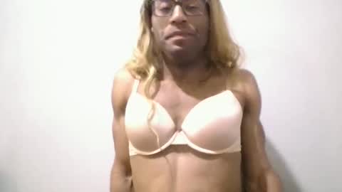 Snapshot of kittencrown chatting on 03/11/26, 05:35 bambi online show from 03/11/26, 05:35