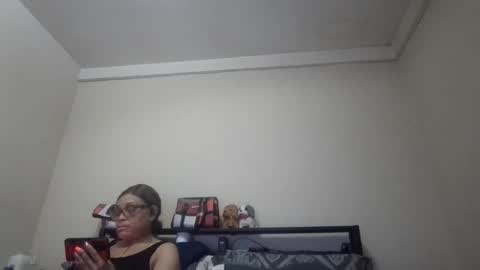 Snapshot of kittendiva42 chatting on 05/02/26, 01:43 kittendiva42 online show from 05/02/26, 01:43