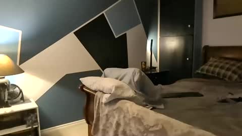 Snapshot of kittenkatch chatting on 11/19/25, 07:41 KittenKatch online show from 11/19/25, 07:41