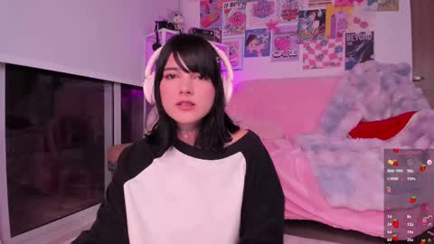      online show from 02/18/25, 02:59